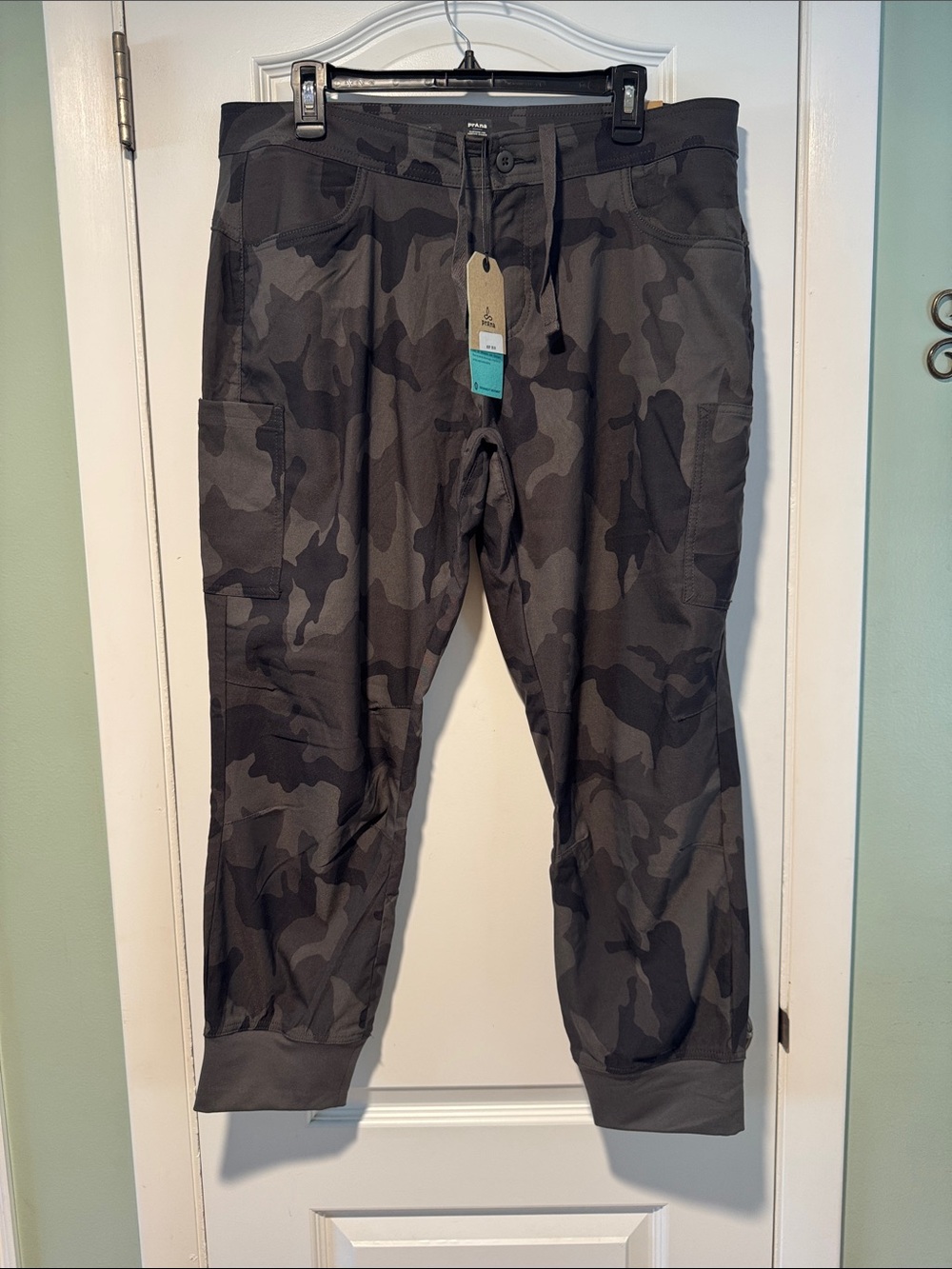 Prana women Dark Gray Camo Jogger Pants